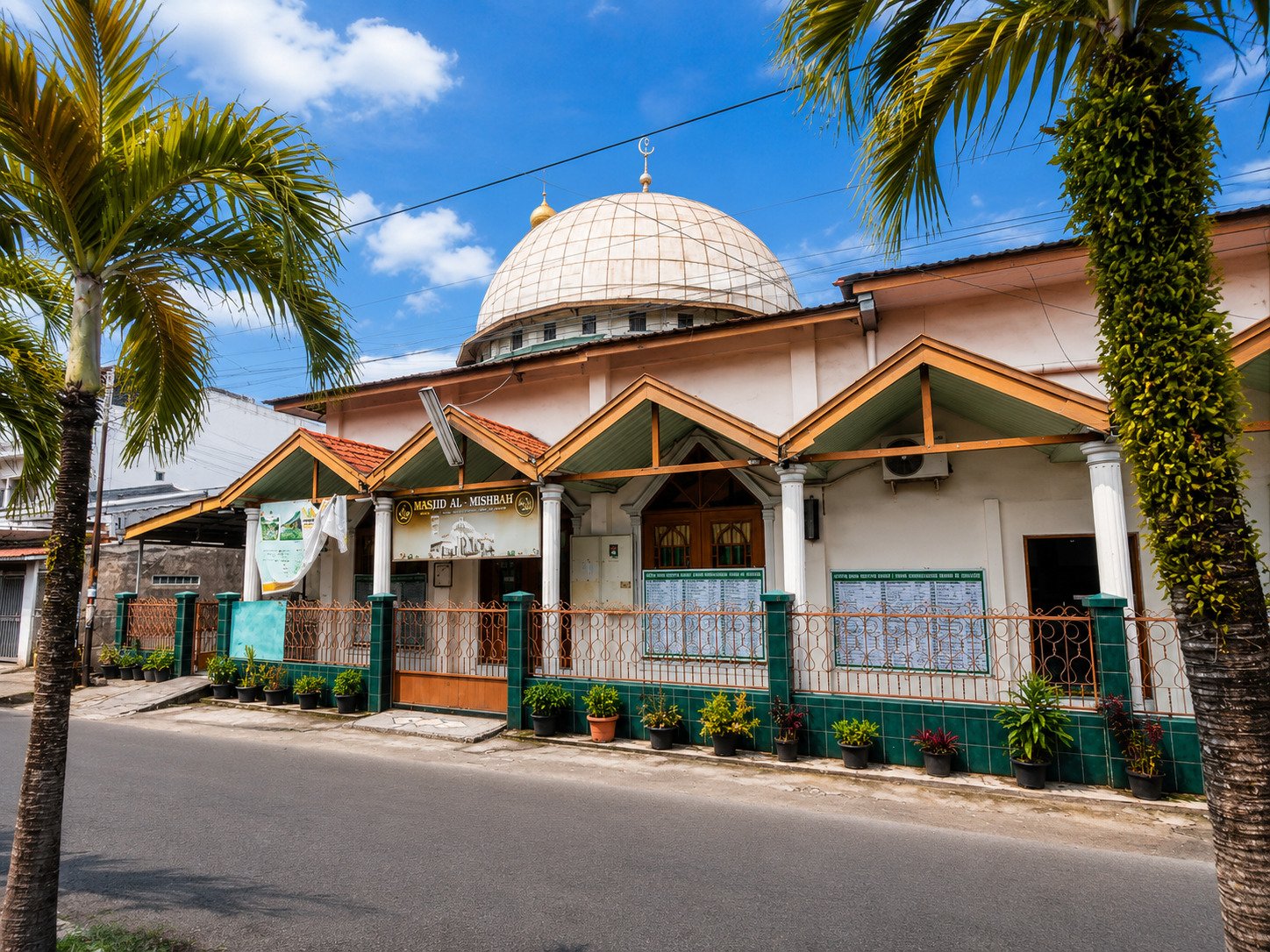 Keutamaan Melangkah ke Masjid